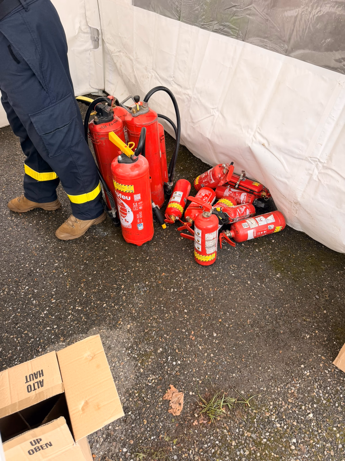 Maintenance annuelle d'un parc complet d'extincteurs dans une caserne de sapeurs-pompiers à Libourne — photo 2